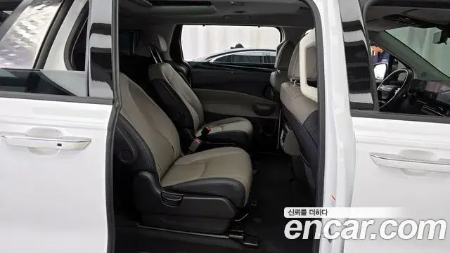 Kia Carnival 2025 — Photo 12/33