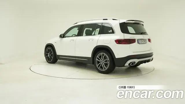 Mercedes-Benz GLB-Class 2025 — Фото 1/17