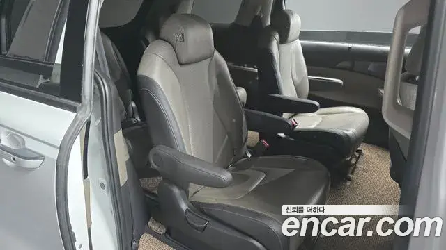 Kia Carnival 2024 — Şəkil 15/32