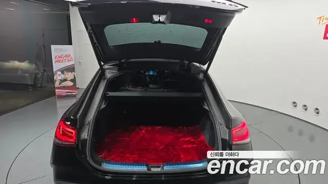 Mercedes-Benz GLE-Class 2023 — Photo 10/20