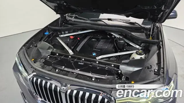 BMW X7 2021 — ფოტო 8/20