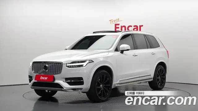 Volvo XC90 2018 — ფოტო 19/20