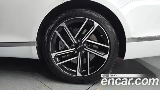 Genesis G80 2025 — Photo 31/33