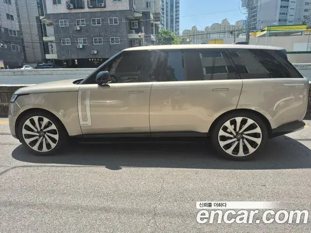 Land Rover Range Rover 2025 — Фото 10/14