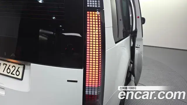 Hyundai Staria 2023 — Photo 20/36
