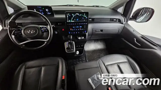 Hyundai Staria 2023 — Şəkil 13/20