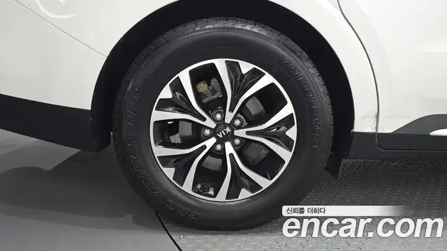 Kia Carnival 2020 — Şəkil 15/20