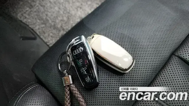Audi A8 2019 — ფოტო 41/43