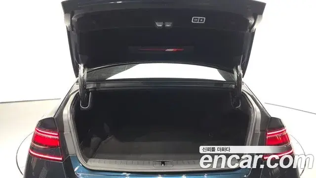 Genesis G90 2022 — ფოტო 35/38
