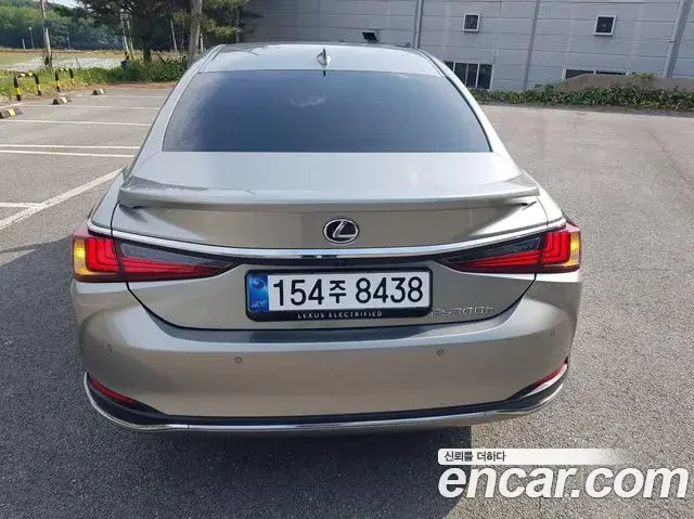 Lexus ES300h 2025 — Şəkil 15/20