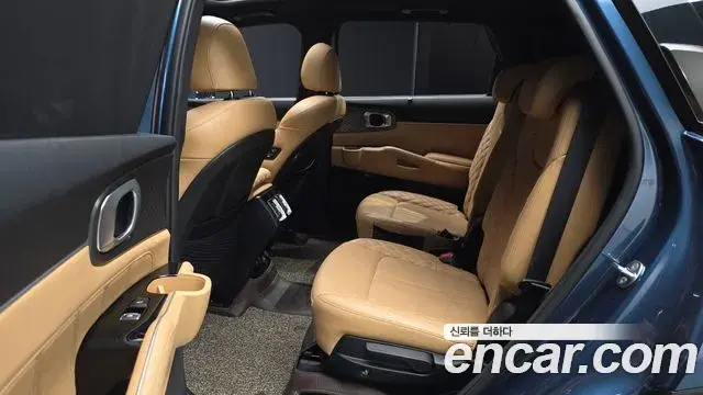 Kia Sorento 2021 — Photo 10/37