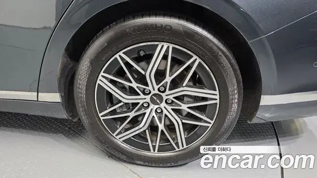 Genesis G90 2023 — ფოტო 7/20
