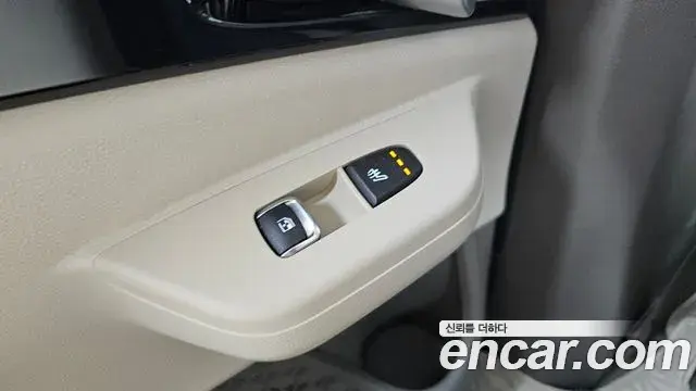 Kia Carnival 2024 — ფოტო 13/35