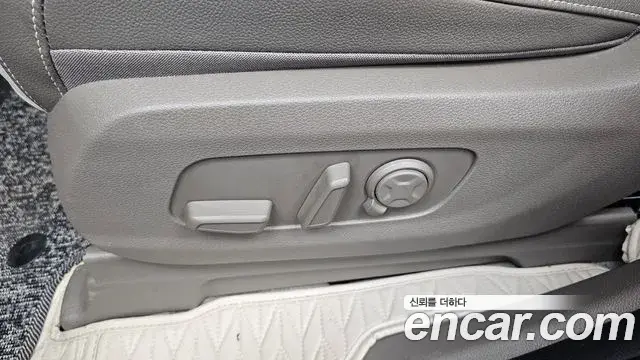 Kia Carnival 2024 — ფოტო 1/35