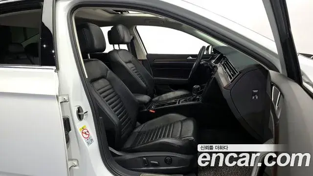 Volkswagen Passat GT 2018 — Şəkil 5/36