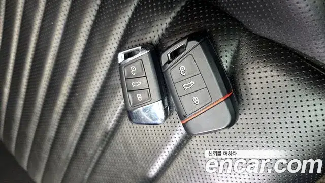 Volkswagen Passat GT 2018 — Şəkil 10/36
