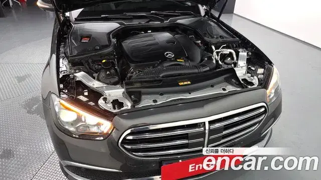 Mercedes-Benz E-Class 2022 — Şəkil 26/35