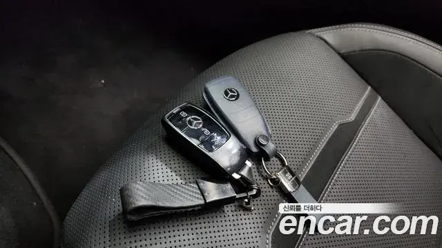 Mercedes-Benz AMG GT 2021 — ფოტო 29/35