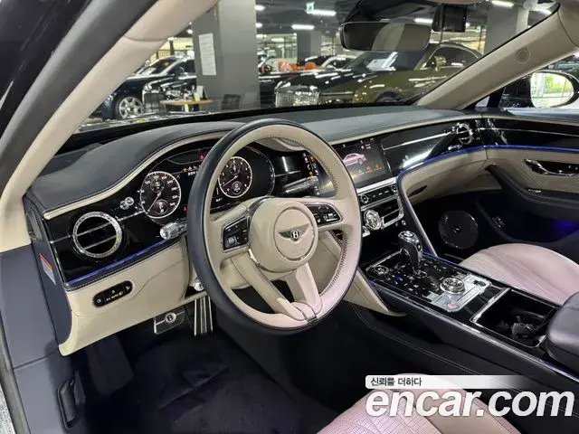 Bentley Flying Spur 2023 — Photo 12/17