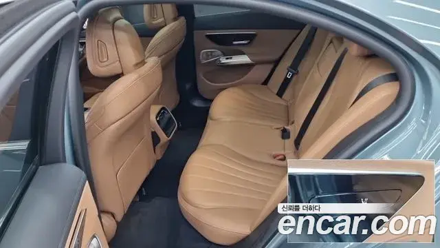 Mercedes-Benz E-Class 2024 — ფოტო 18/18