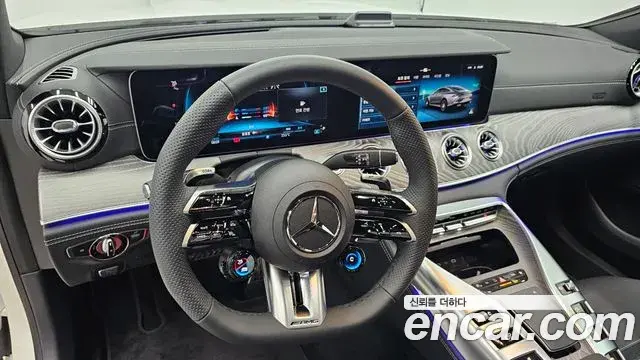 Mercedes-Benz AMG GT 2025 — Фото 13/17