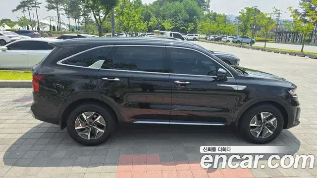 Kia Sorento 2022 — Фото 6/20