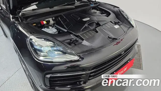 Porsche Cayenne 2019 — Photo 7/32
