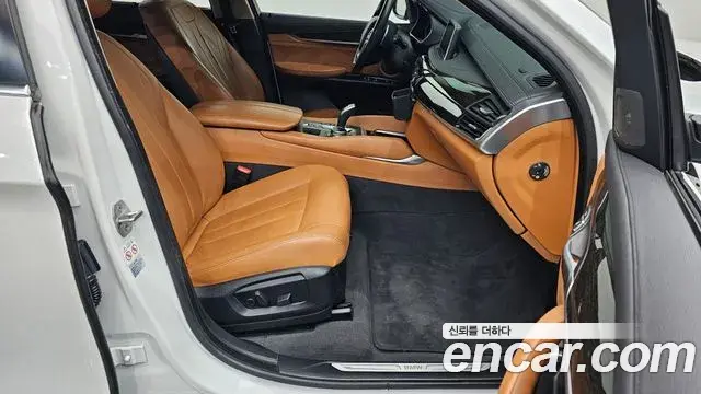 BMW X6 2018 — Şəkil 12/32