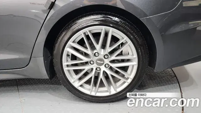 Genesis G70 2020 — ფოტო 17/36