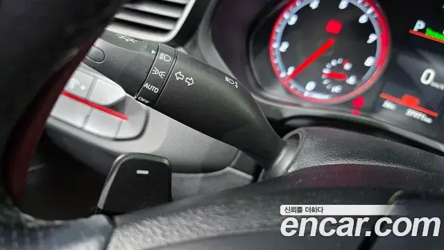 Hyundai Veloster 2018 — ფოტო 6/31