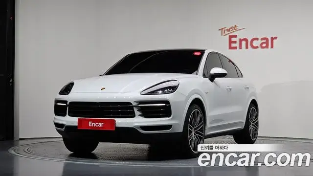 Porsche Cayenne 2020 — ფოტო 2/20