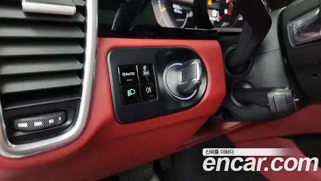 Porsche Cayenne 2020 — ფოტო 1/20