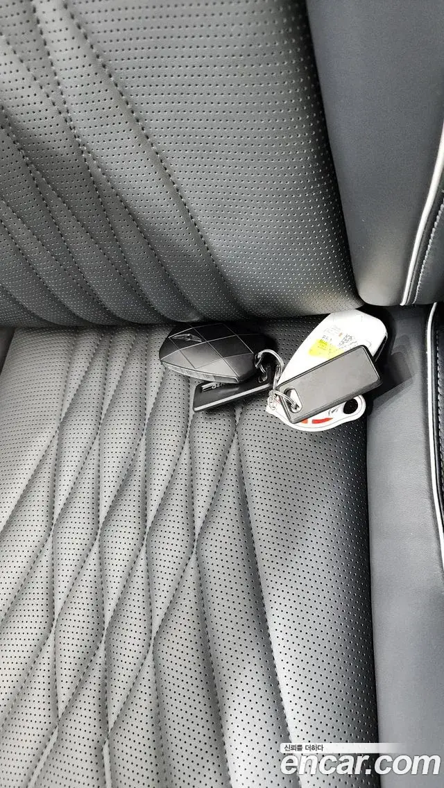 Genesis G90 2023 — Photo 26/37