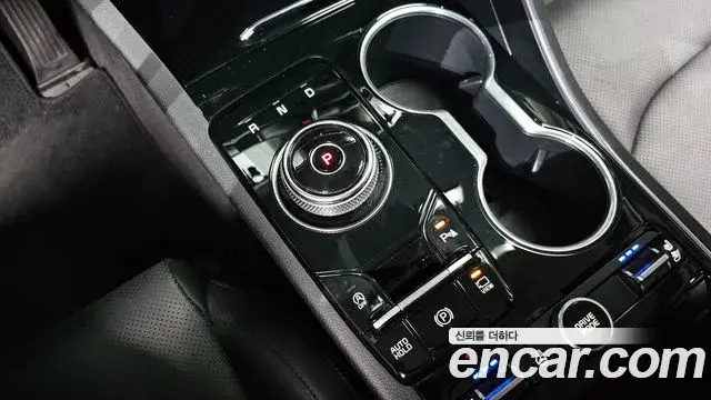 Kia K5 2023 — Photo 8/20