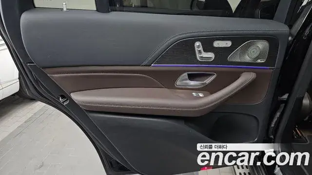 Mercedes-Benz GLS-Class 2022 — Photo 18/34