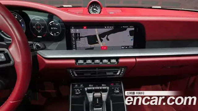 Porsche 911 2020 — Şəkil 22/31