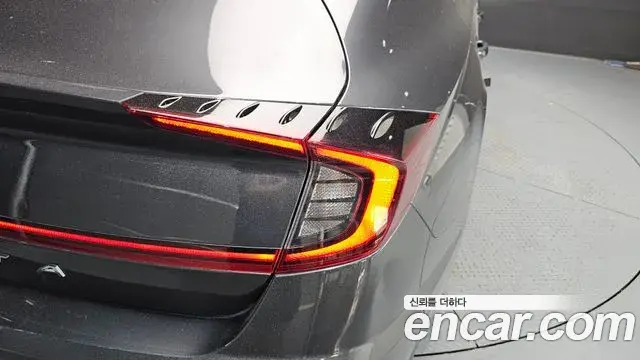 Hyundai Sonata Hybrid 2019 — Photo 9/34