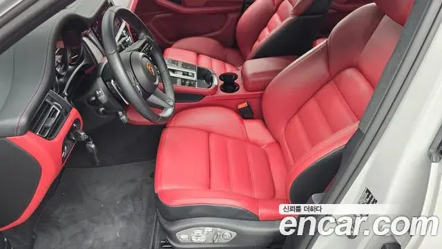 Porsche Macan 2024 — Şəkil 26/32