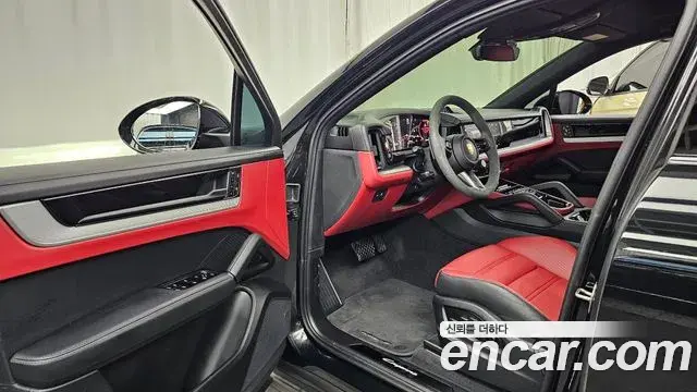 Porsche Cayenne 2025 — ფოტო 9/31