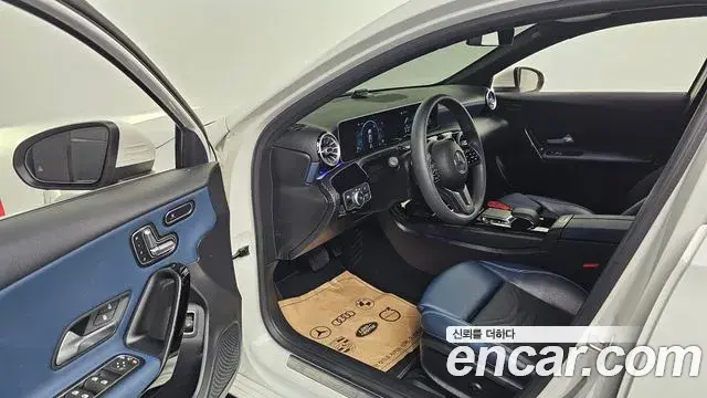 Mercedes-Benz A-Class 2020 — Фото 10/20