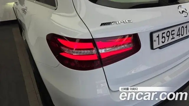 Mercedes-Benz GLC-Class 2019 — Photo 9/33