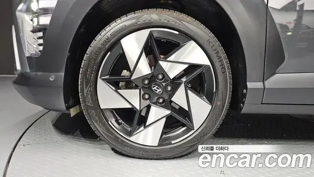 Hyundai Kona Hybrid 2023 — Photo 16/36
