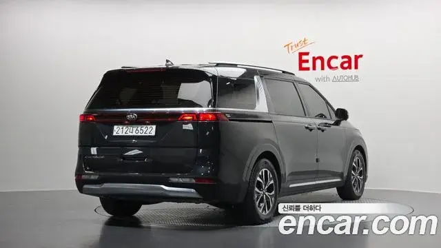 Kia Carnival 2021 — ფოტო 2/20