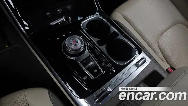 Kia Carnival 2021 — ფოტო 9/20