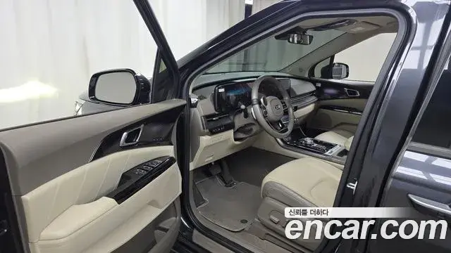 Kia Carnival 2021 — ფოტო 10/20