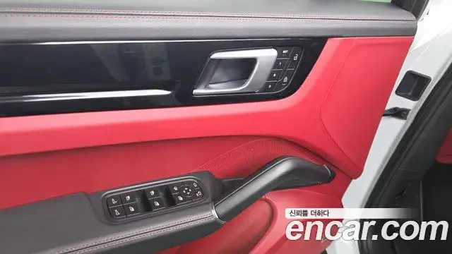 Porsche Cayenne 2022 — ფოტო 9/33