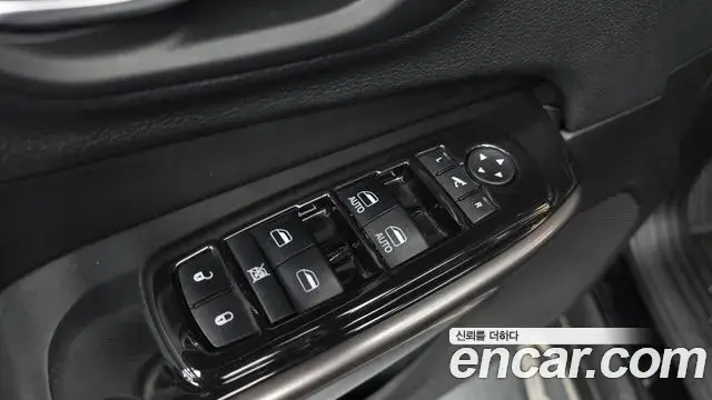 Jeep Cherokee 2019 — Şəkil 8/36