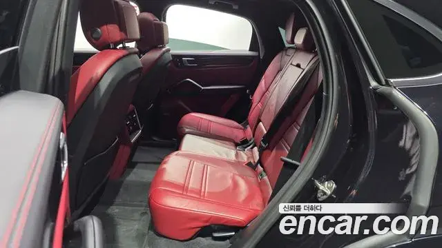Porsche Cayenne 2020 — Şəkil 16/34
