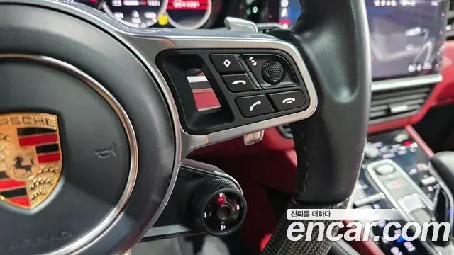 Porsche Cayenne 2020 — Şəkil 21/34