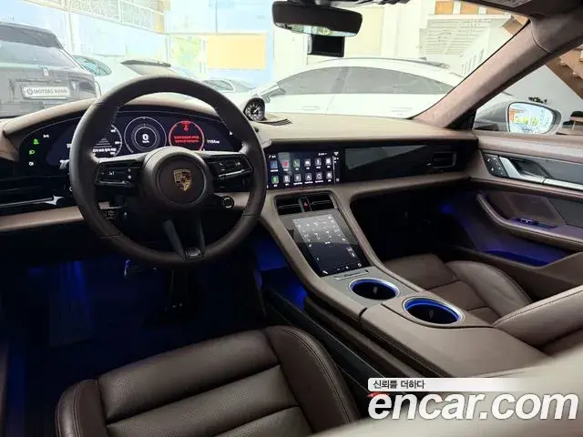 Porsche Taycan 2022 — ფოტო 2/20